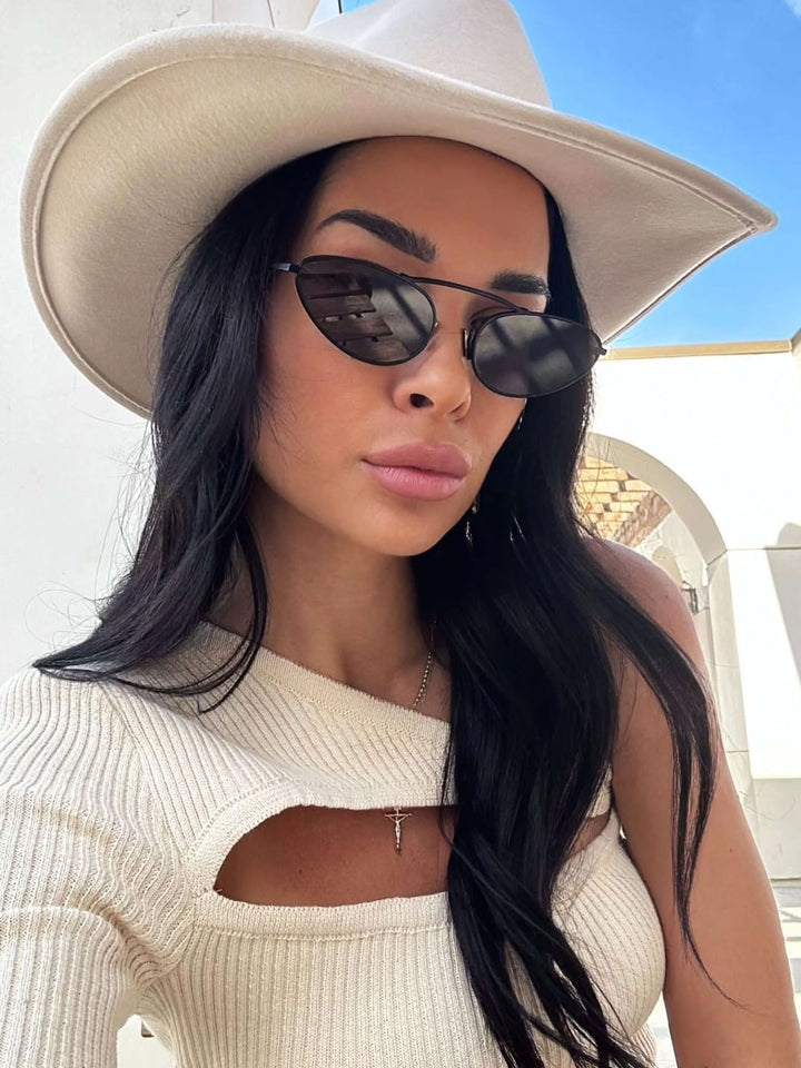 Navaya | Slim Oval Sunglasses
